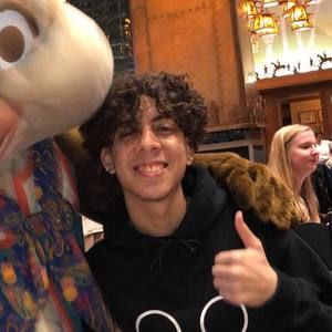 Meet your Posher, Jayjay